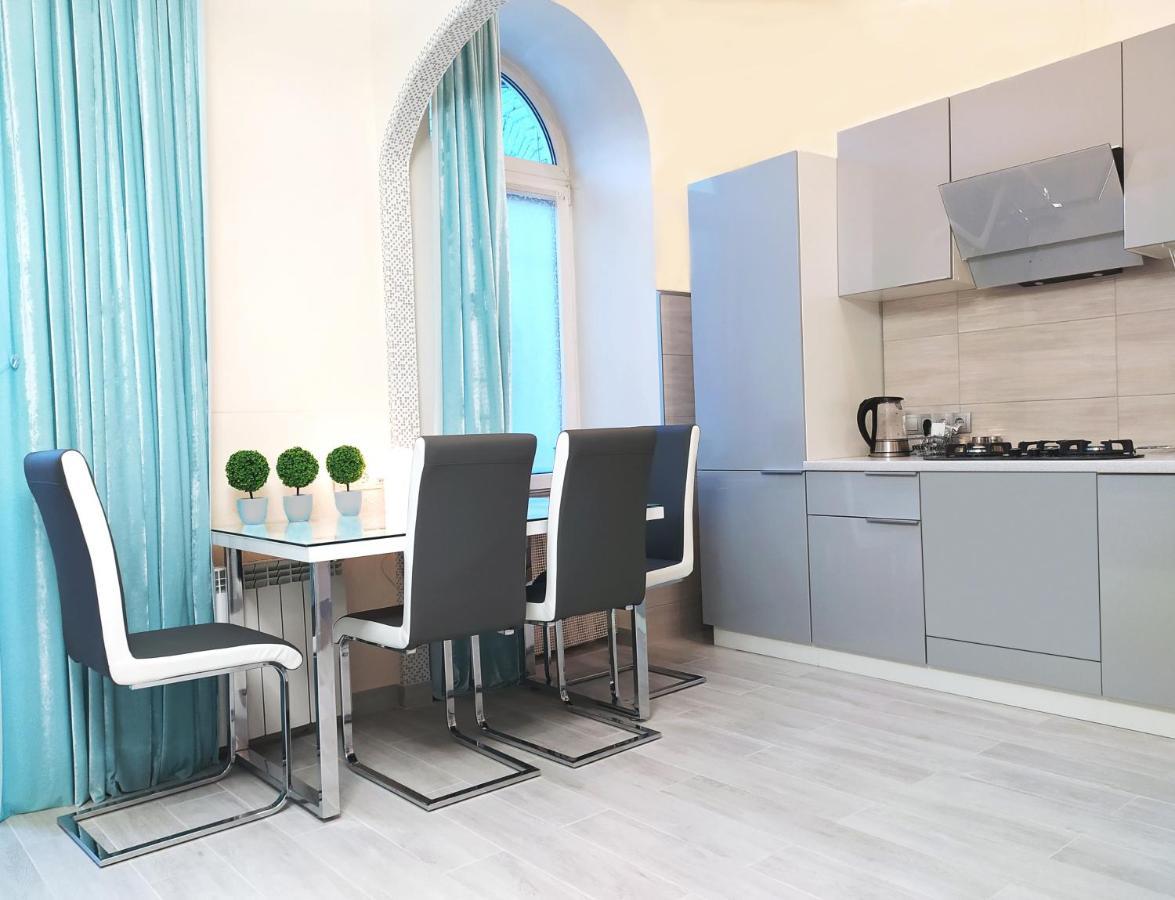 Apartment Luxury Centre Located Kiev Bagian luar foto